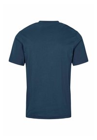 Preprosta mornarsko modra majica z okrolim izrezom in kratkimi rokavi, prikazana od zadaj, brez vidnih logotipov ali dizajnov.