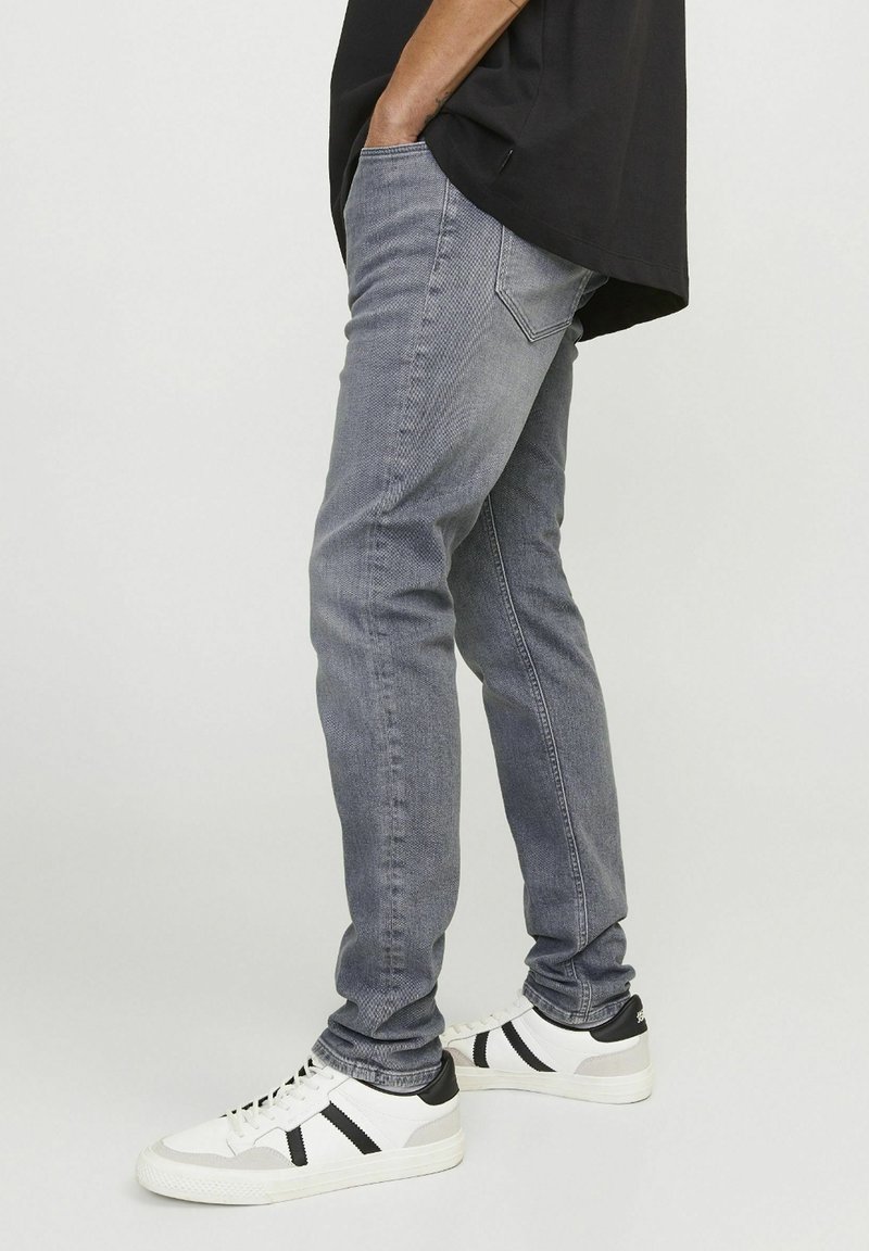 Jeans da uomo skinny con rotture Made in Italy