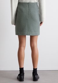 Marc O'Polo SHORT LENGTH - Gonna a campana - deep emerald