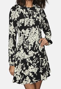 Reiss Denní šaty - black