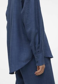 Vero Moda VMMELANEY - Button-down blouse - dark denim