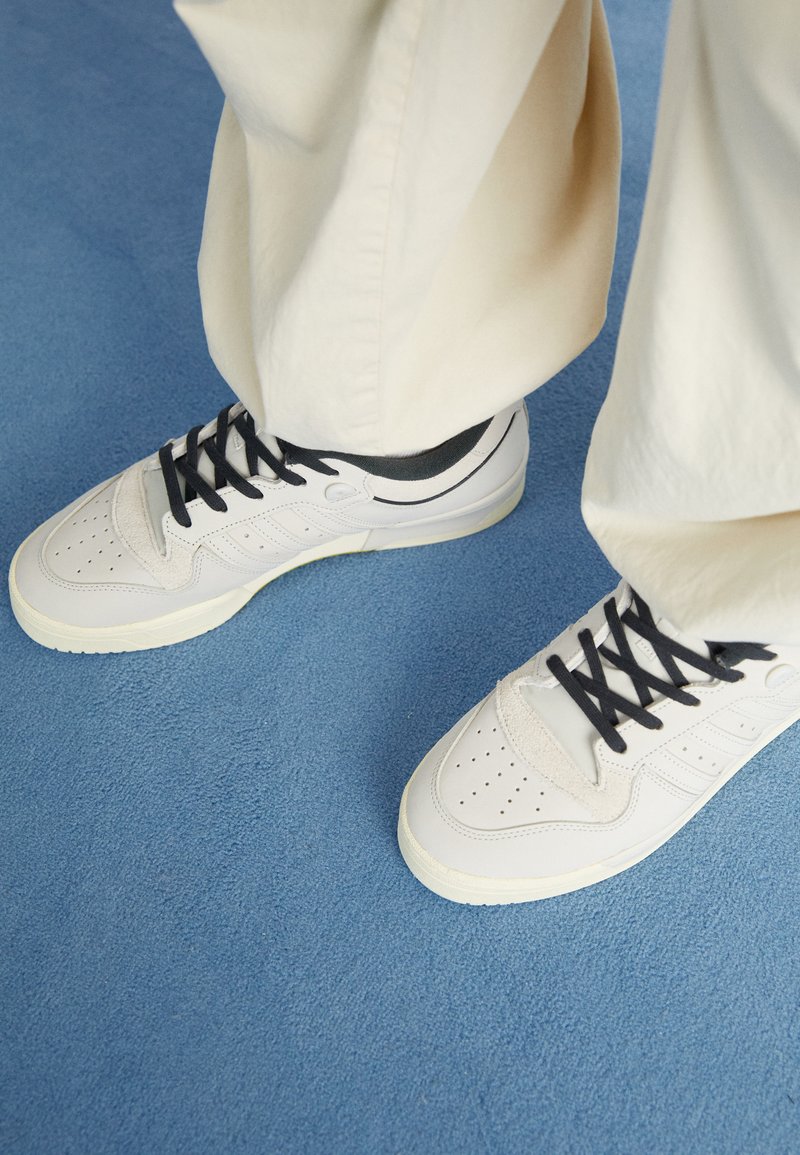adidas originals rivalry china