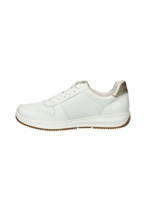 Witte leren sneaker met geperforeerd design, gouden accent op de hiel en een rubberen zool met antislipstructuur. Veters voor een stevige pasvorm.