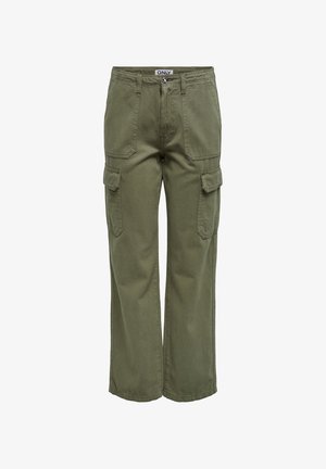 Zielone spodnie cargo z przodu zapinane na guziki i suwak, posiadające dwie przednie kieszenie oraz dwie boczne kieszenie z klapkami, o prostym kroju nogawek.