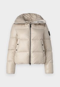 Selected, rainy beige