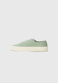 Unselected, vert de gris