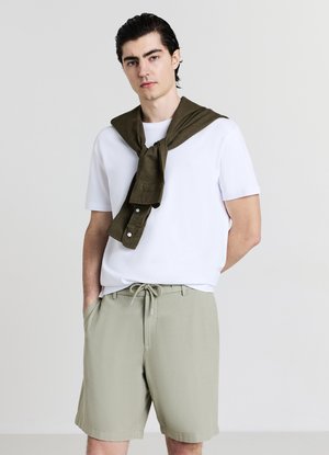 BERMUDA CENTRALE  - Shorts - salvia