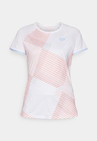 Kurze Ärmel Sport-T-Shirt aus feuchtigkeitsableitendem Material. Hat einen weißen Grundton mit geometrischen Mustern in roten und hellgrauen Akzenten.