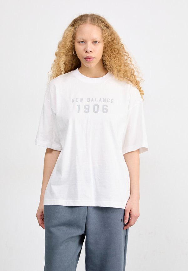 ICONIC COLLEGIATE OVERSIZED - Print T-shirt