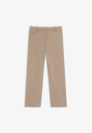 Beige zugeschnittene Hose aus strukturiertem Stoff mit flachem Bund, seitlichen Taschen und einer einzelnen Gesäßtasche. Schnitt in gerader Beinform.