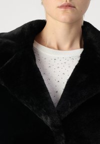 Vero Moda VMLISSY JACKET - Χειμωνιάτικο μπουφάν - black