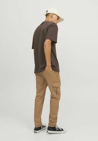 Jack & Jones JJIMARCO JJJOE CUFFED  - Cargo trousers - otter