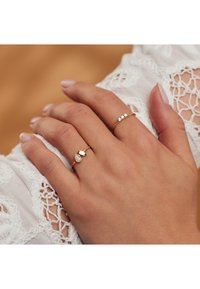 Thumbnail Image 2