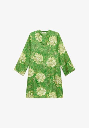 Robe verte à manches longues avec des motifs floraux et de feuilles blancs et dorés, avec un col rond et un petit détail en forme de goutte d'eau à l'avant.