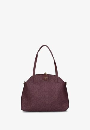 Borsa bordeaux con un motivo testurizzato che presenta un marchio ripetuto. Forma arrotondata, doppi manici superiori e finiture in acciaio dorato.