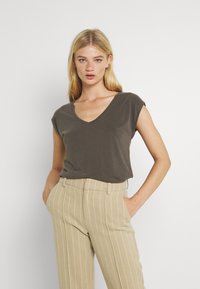 Pieces T-shirt básica - black olive