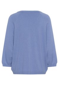 Pull en tricot bleu clair avec un col rond, des manches 3/4 et une coupe ample. Texture douce avec des poignets et un ourlet côtelés.