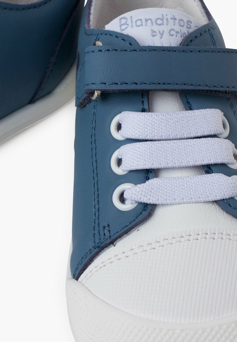 Pisamonas Sneakers Blanditos By Crios - Scarpe Per Bambini Con Strisce Laterali, Suola Flessibile, Chiudenda Aderente, Made In Spain (Taglie 18-25) - 2