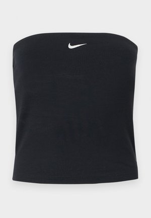 Μαύρο strapless tube top της Nike με λευκό λογότυπο Swoosh στο κέντρο κοντά στην πάνω άκρη, απλό φόντο.