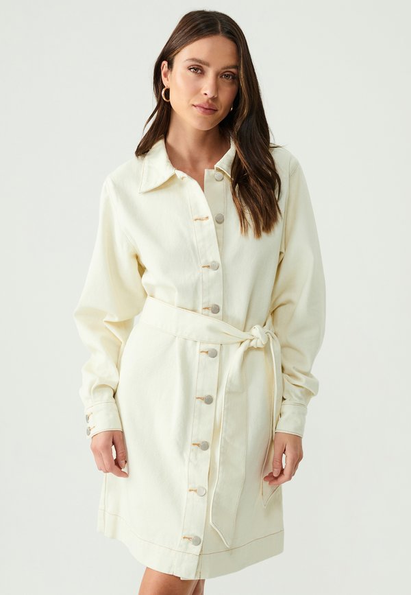 SARNO  - Jeanskleid - ecru