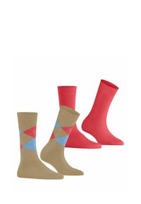 Set aus zwei Paar Socken: Ein Paar hat eine beigefarbene Basis mit einem roten und blauen Rautenmuster, das andere ist einfarbig rot.