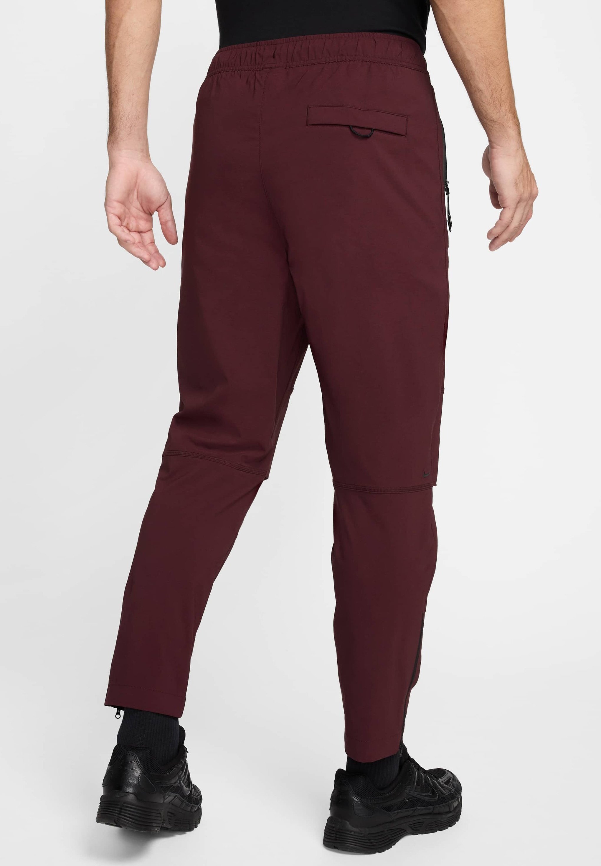 ★★Nike★★ Tech Woven Open Hem Pants M Burgundy Crush Blac Nike Tech Woven Open Hem Mens Pants Black HM8241-010 – Shoe