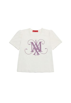 Biała koszulka z krótkim rękawem, z bufkami na ramionach i dużym fioletowym splecionym logo "M & Co." z przodu.