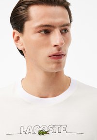 Lacoste Camiseta estampada - blanc v