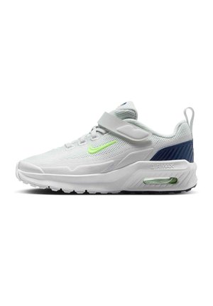 Biały sneaker Nike Air Max z limonkowozielonym znakiem, granatowym tyłem, siateczkową cholewką, paskiem na rzep oraz widoczną poduszką powietrzną w podeszwie.