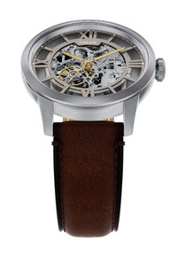 Silberner Edelstahluhren mit transparentem Skelettzifferblatt, goldenen Akzenten und braunem Lederarmband. Verfügt über große römische Ziffern.