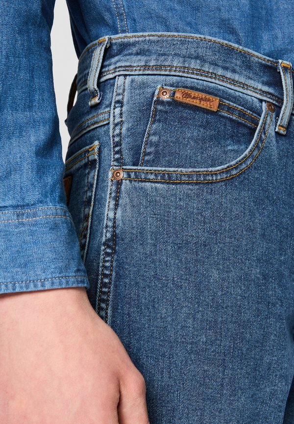 TEXAS - Straight leg jeans - stonewash2