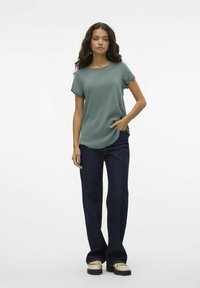Vero Moda VMBELLA SS  NOOS - T-shirt basic - dark forest