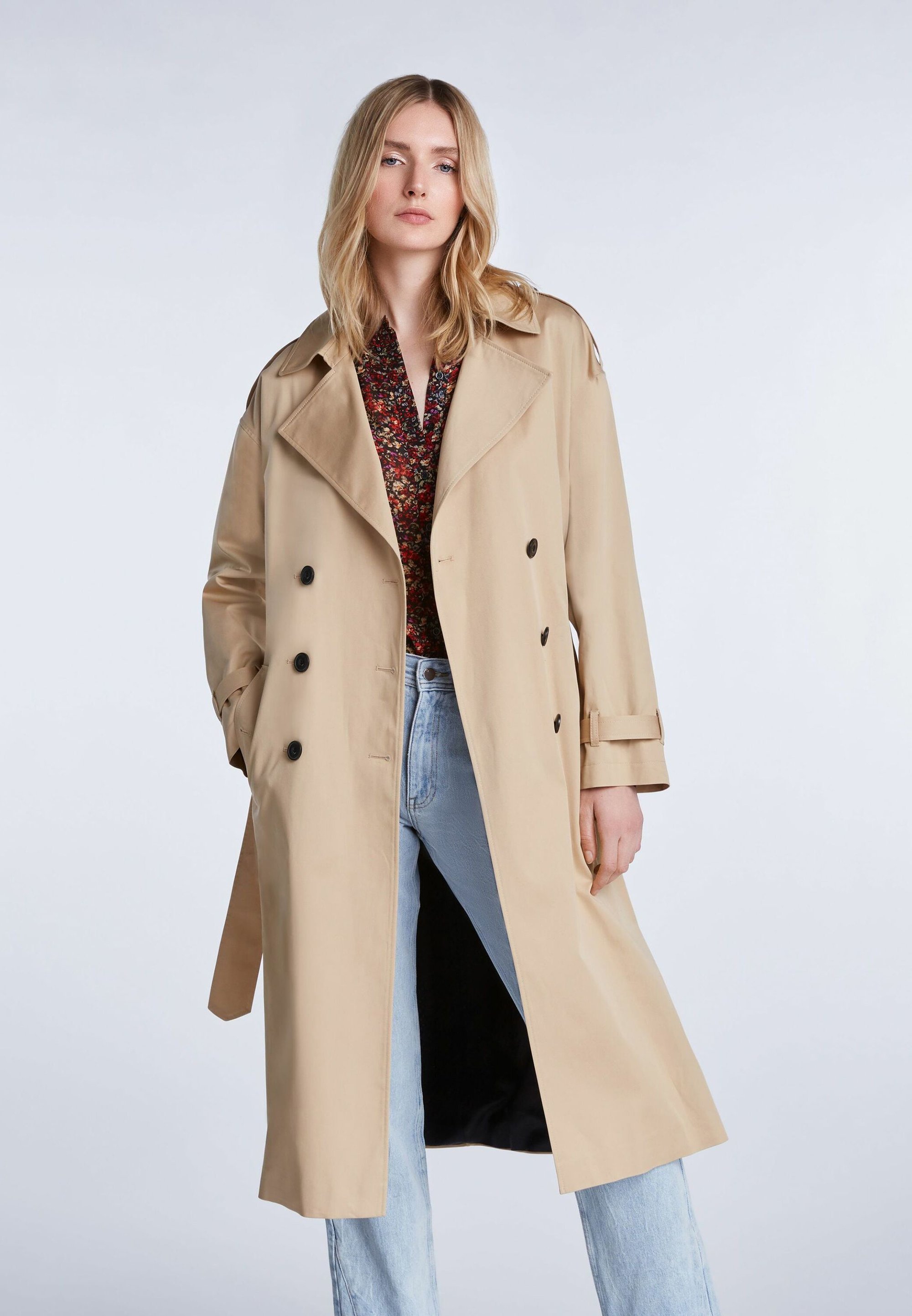 trenchcoat warm