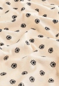 Next REGULAR FIT SET - Nattplagg set - oatmeal flower