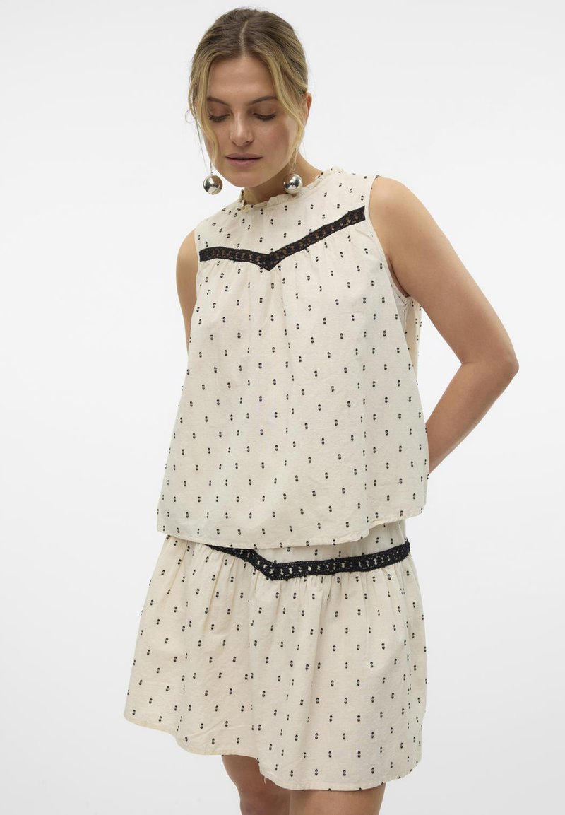 Vero Moda VMLULU DOBBY DETAIL  - Topper - oatmeal/black