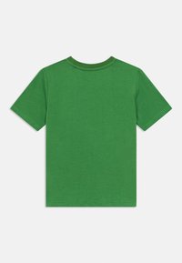 Πράσινο κοντομάνικο t-shirt με στρογγυλή λαιμόκοψη. Κατασκευασμένο από μαλακό βαμβάκι, με απλό, μονόχρωμο σχέδιο χωρίς σχέδια ή διακοσμήσεις.