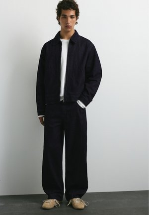 PULL&BEAR, NAVY ZIP-UP DENIM JACKET - Veste en jean - navy