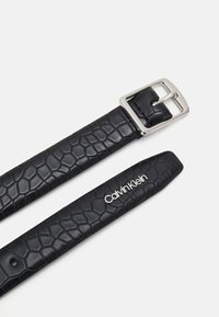 Calvin Klein SLIM BUCKLE BELT CROCO - Ζώνη - black