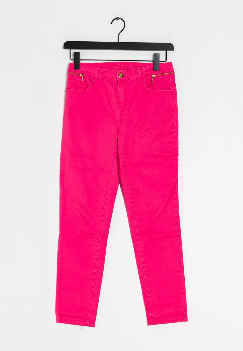 Rosa Baumwoll-Slimgestellte Jeans mit Vordertaschen und Reißverschlüssen. Besitzt einen Knopfverschluss, Gürtelschlaufen und eine glatte Textur. Hängt an einem schwarzen Kleiderbügel.