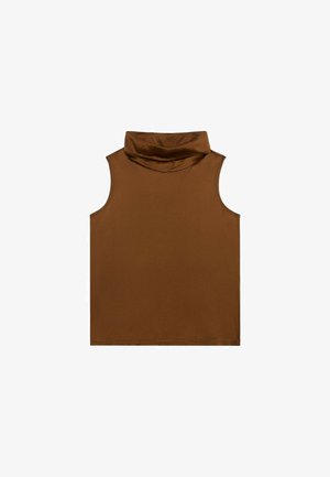 Haut sans manches marron avec un col haut drapé. Fabriqué à partir d'un tissu lisse et doux avec un design simple et épuré sans motifs visibles.
