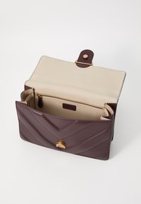Thumbnail Image 4