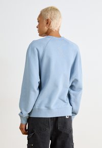 Carhartt WIP SIGNATURE - Sweatshirt - dusty ice/white