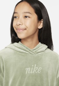 Nike Sportswear NSW PO COZY - Pulover s kapuco - oil green