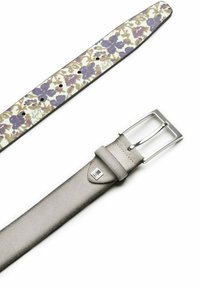 Blumenmuster-Gürtel in Weiß, Lila und Beige; glatte Ledertextur; silberner Metallschnallenverschluss; Akzentnaht entlang der Kanten.