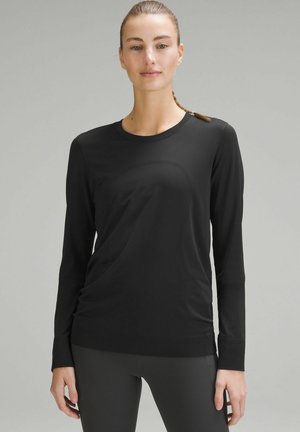 SWIFTLY RELAXED LONG-SLEEVE - Langærmet T-shirt - black