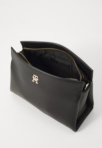 Tommy Hilfiger LEGACY MINI  - Skuldertasker - black