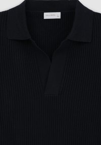 Thumbnail Image 9