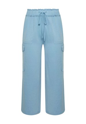 Jasnoniebieskie spodnie z szerokimi nogawkami, z elastycznym paskiem w talii, sznurkiem, przednimi i bocznymi kieszeniami cargo, wykonane z miękkiego materiału.