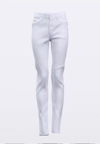 Blugi albi cu croială strâmtă, având cinci buzunare și închidere frontală cu nasturi. Textură netedă de denim cu un stil clasic.