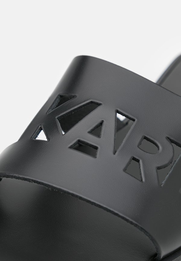 SKOOT II CUT OUT - Mules4